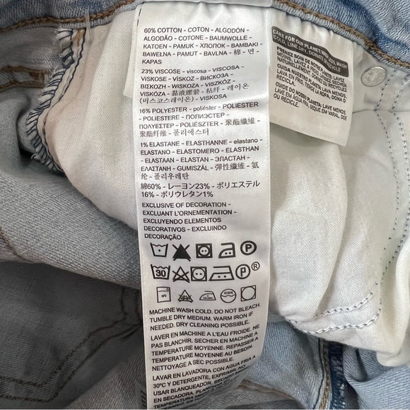 Levi’s Light Wash Mid Rise Boyfriend Jeans Size 18 NWT - Picture 14 of 16